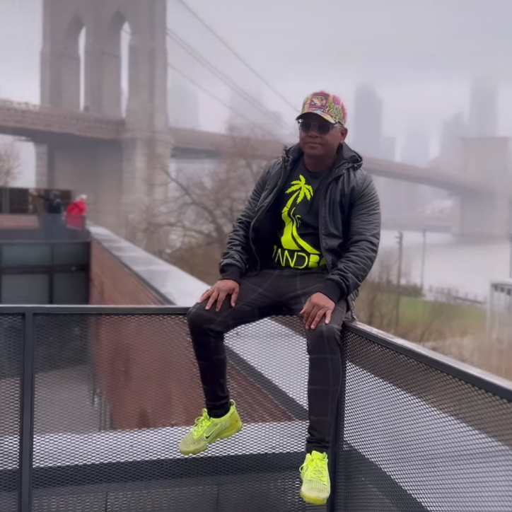 Black I'LANDBOI T-Shirt Yellow Neon Print